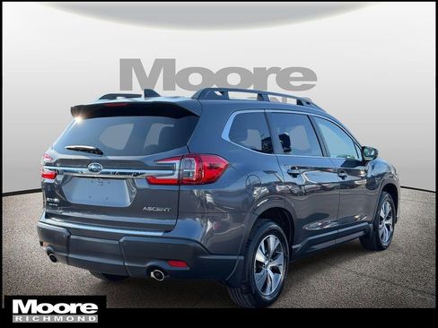 Used 2025 Subaru Ascent Premium image 2