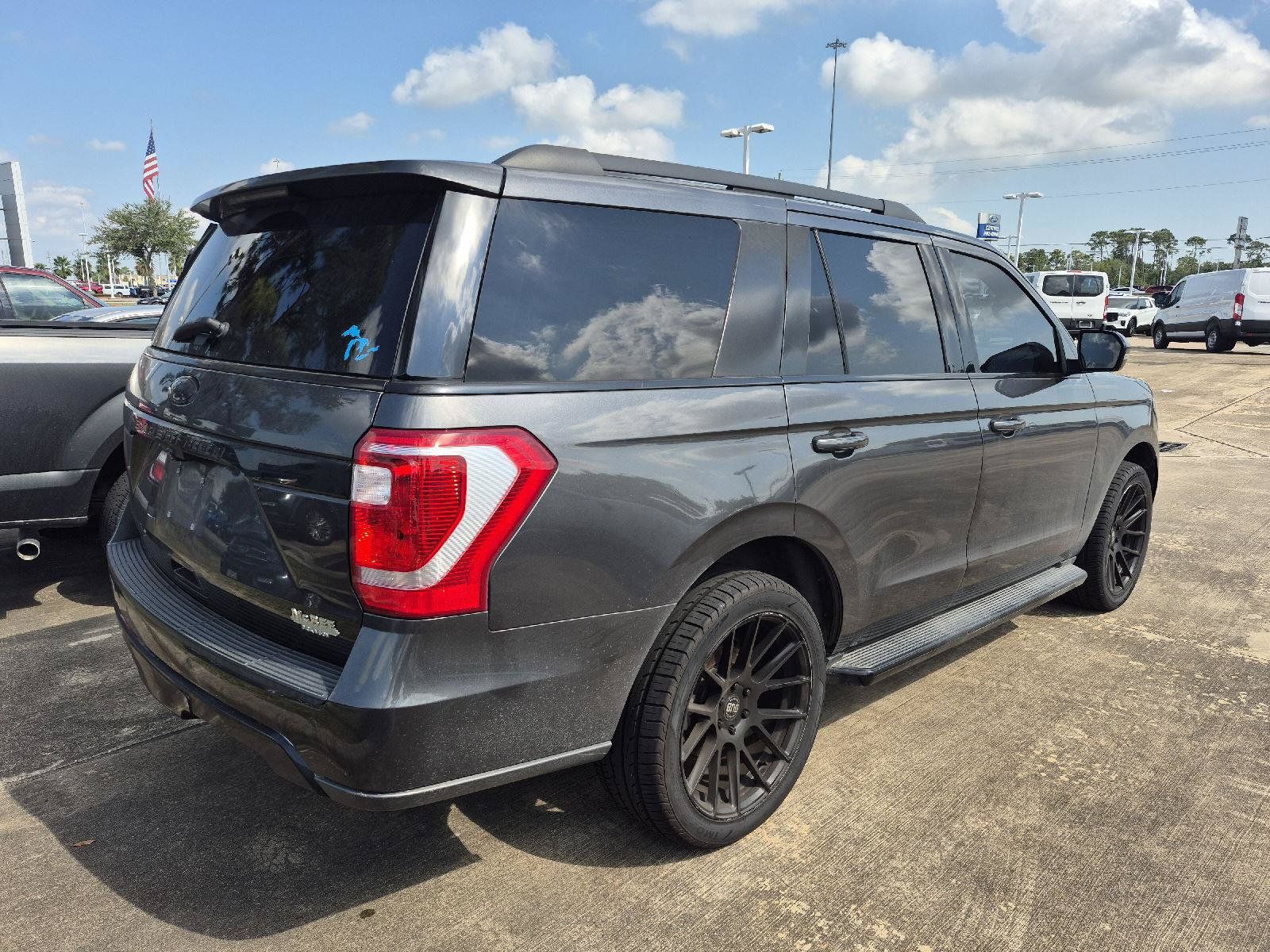 Used 2021 Ford Expedition XLT RWD image 11