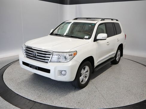 Used 2015 Toyota Land Cruiser image 13