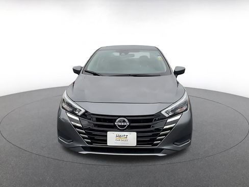 Used 2025 Nissan Versa SV image 4