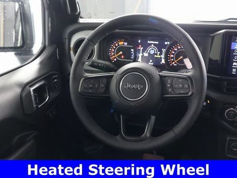 Used 2025 Jeep Wrangler Willys image 10