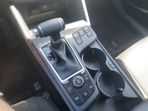 Used 2025 Kia Sportage LX image 22
