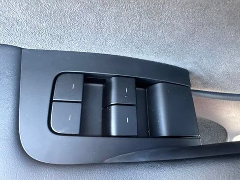 Used 2025 Tesla Model Y Performance AWD/4WD image 13