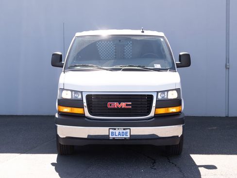 Used 2023 GMC Savana 2500 w/ Driver Convenience Package image 12