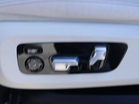 Used 2021 BMW X6 xDrive40i w/ M Sport Package AWD/4WD image 39