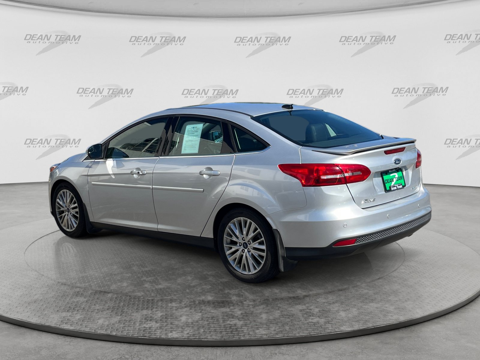 Used 2018 Ford Focus Titanium FWD image 6