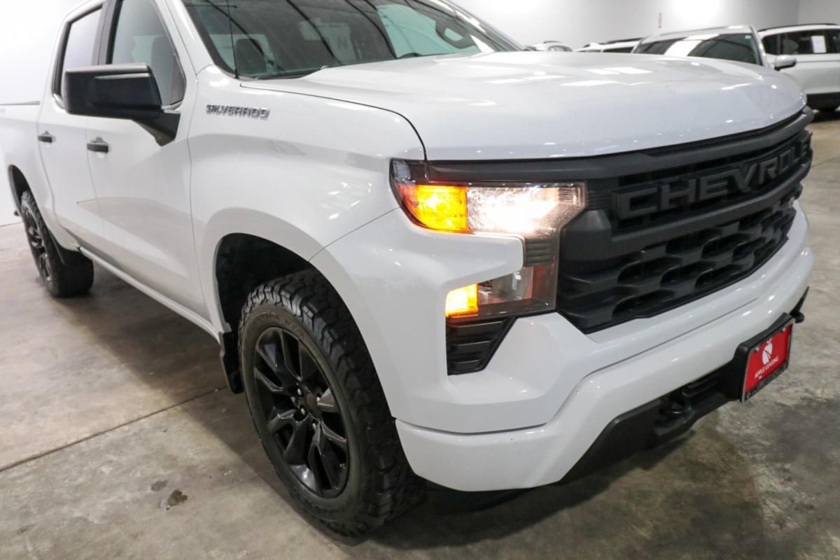 Used 2023 Chevrolet Silverado 1500 Custom AWD/4WD image 29