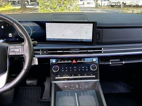 Used 2024 Hyundai Santa Fe Limited image 9