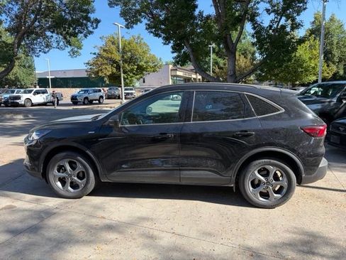 Used 2025 Ford Escape ST-Line AWD/4WD image 2