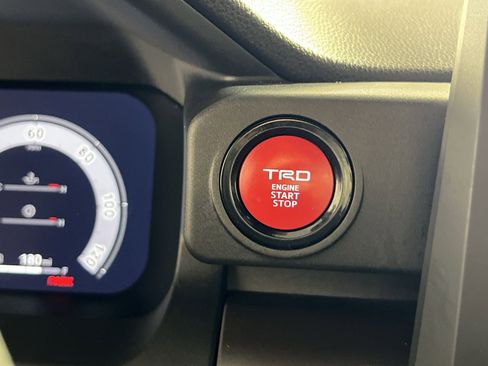 Used 2025 Toyota Tacoma TRD Off-Road AWD/4WD image 35