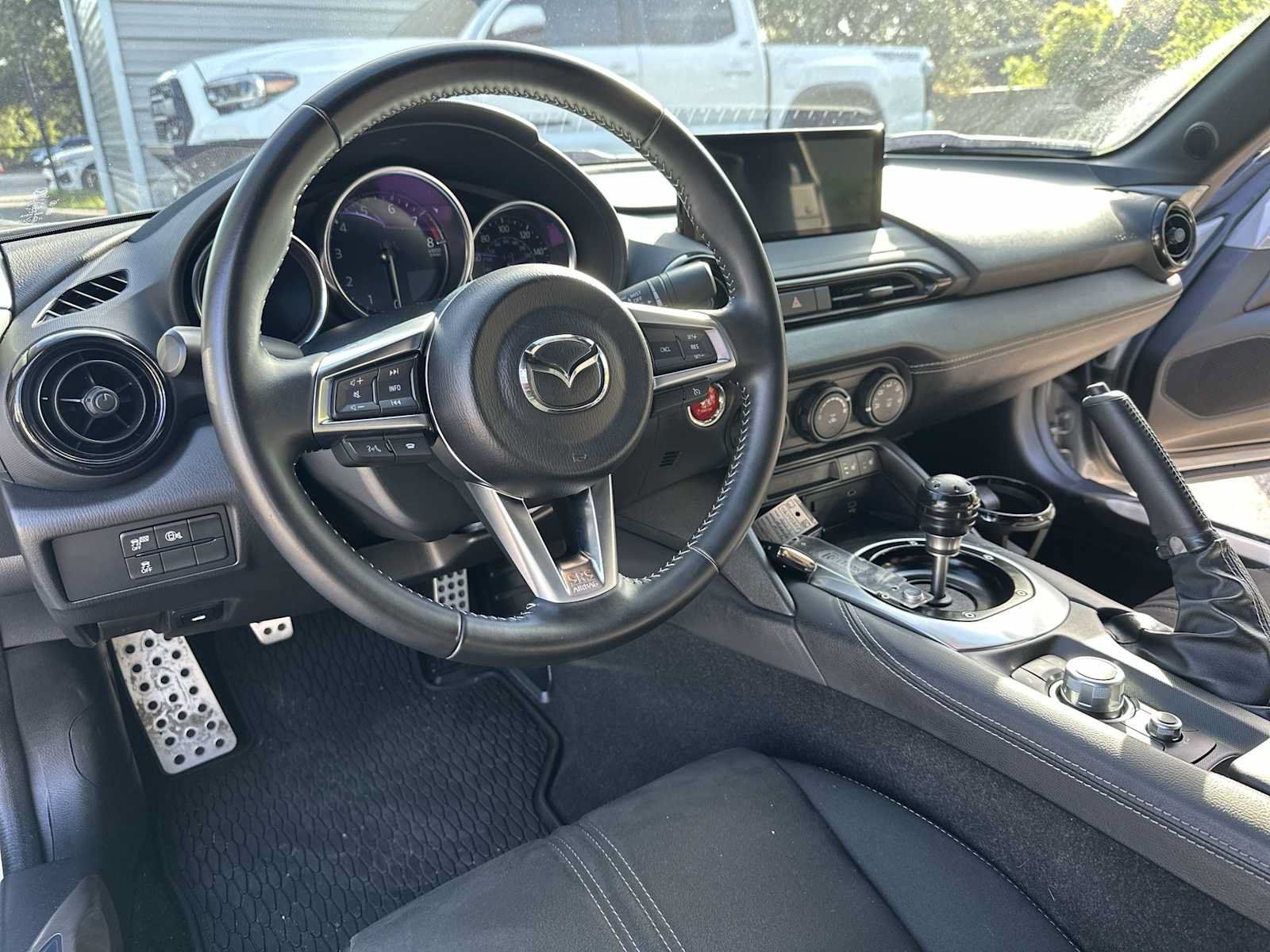 Used 2025 MAZDA MX-5 Miata Club w/ Interior Package RWD image 16