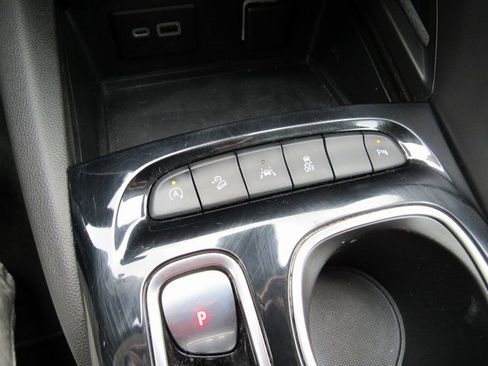 Used 2021 Buick Envision Essence w/ Sport Touring Package image 19