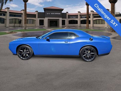 Used 2019 Dodge Challenger SXT w/ Blacktop Package RWD image 5