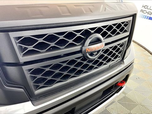 Used 2021 Nissan Titan PRO-4X w/ Pro-4x Convenience Package image 23