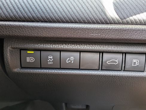 Used 2025 Toyota Camry SE FWD image 22