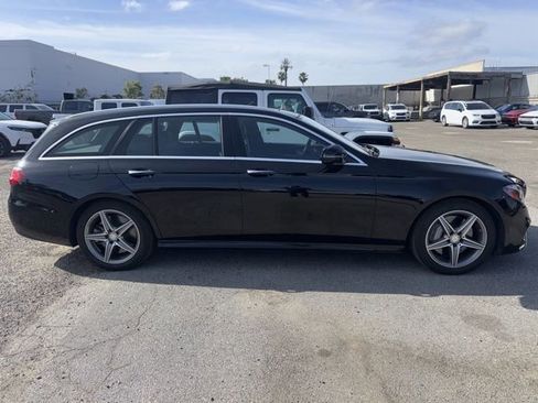 Used 2017 Mercedes-Benz E 400 4MATIC Wagon image 4