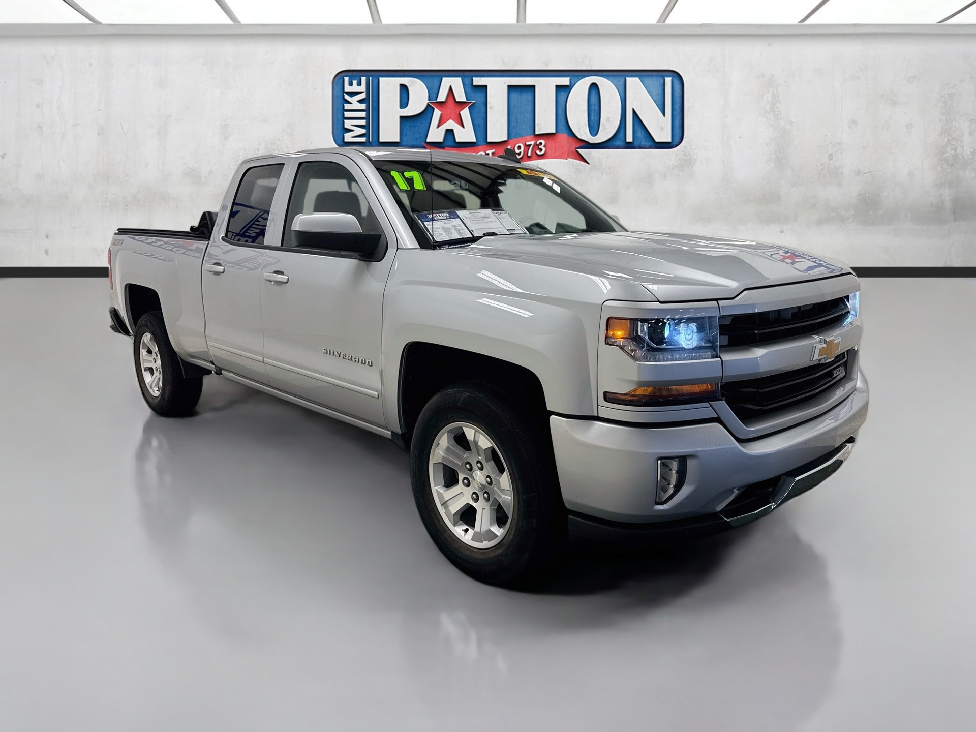 Used 2017 Chevrolet Silverado 1500 LT w/ All Star Edition AWD/4WD image 1