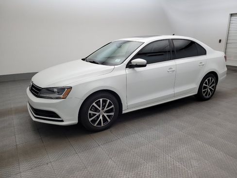 Used 2017 Volkswagen Jetta SE FWD image 3