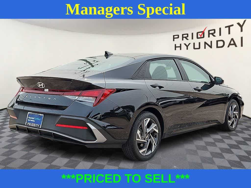 Certified 2025 Hyundai Elantra Sport w/ Cargo Package FWD image 4