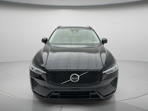 Used 2026 Volvo XC60 B5 Plus AWD/4WD image 2
