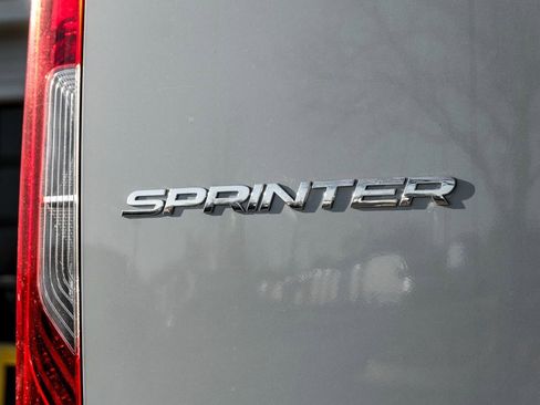 Used 2025 Mercedes-Benz Sprinter 2500 image 9