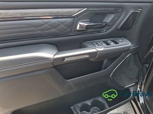 Used 2025 RAM 1500 Limited AWD/4WD image 12