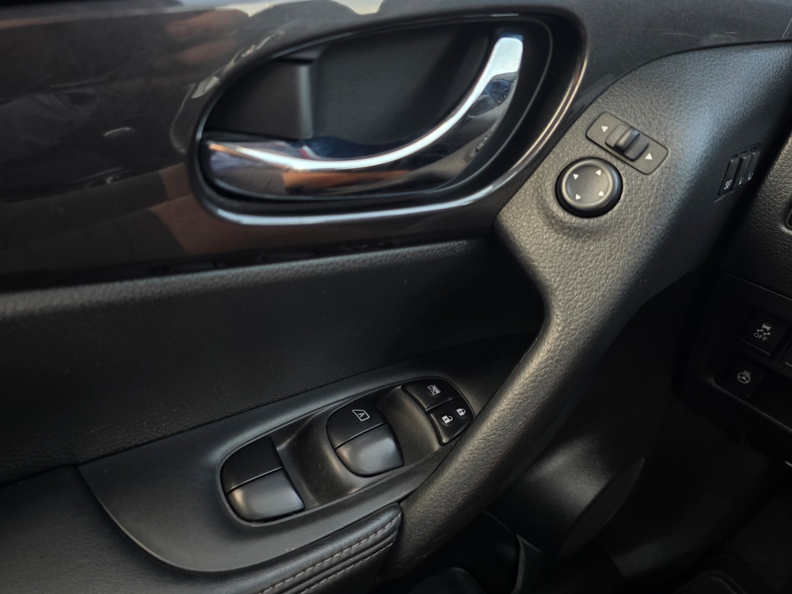 Used 2020 Nissan Rogue SV w/ Sun & Sound Touring Package FWD image 24