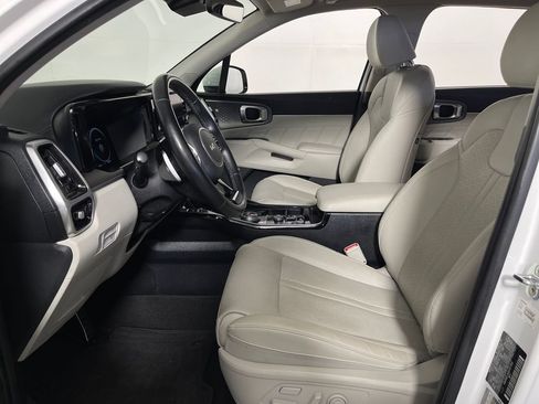 Used 2022 Kia Sorento SX Prestige w/ Panoramic Sunroof Package AWD/4WD image 12
