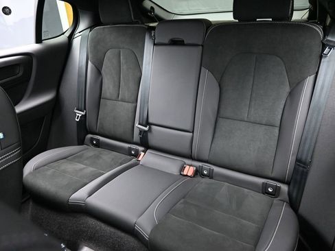 Used 2023 Volvo C40 P8 Recharge Ultimate image 25