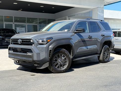 Used 2025 Toyota 4Runner SR5 AWD/4WD image 3