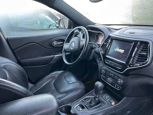 Used 2019 Jeep Cherokee High Altitude AWD/4WD image 7