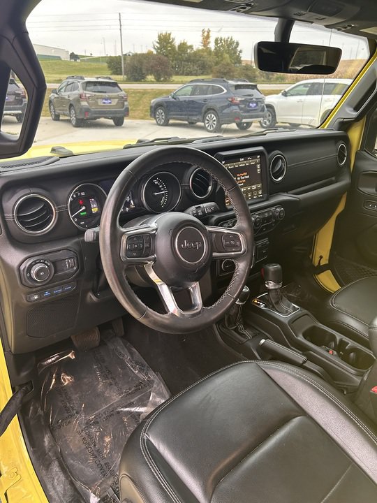 Used 2023 Jeep Wrangler Unlimited Sahara w/ Cold Weather Group AWD/4WD image 10