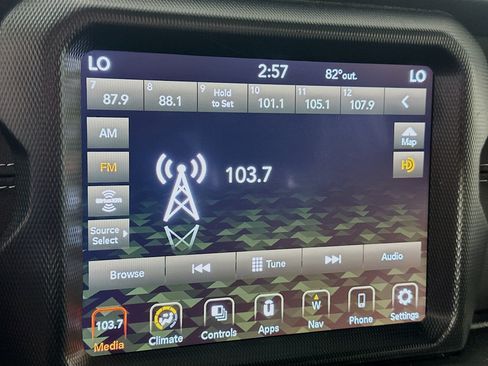 Used 2022 Jeep Gladiator Overland w/ Popular Equipment Package AWD/4WD image 19