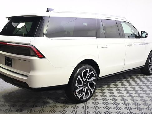 New 2026 Lincoln Navigator L Reserve AWD/4WD image 7
