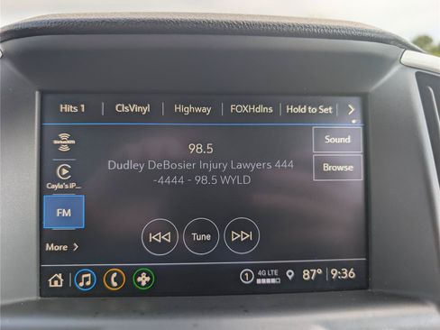 Used 2024 GMC Terrain SLT AWD/4WD image 14