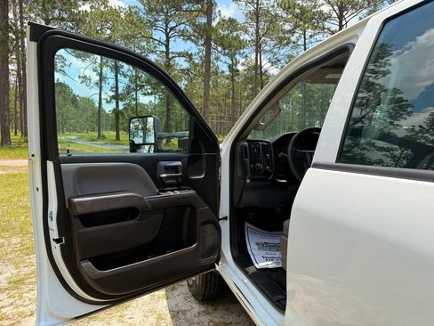 Used 2019 GMC Sierra 3500 2WD Crew Cab w/ Sierra Convenience Package image 12