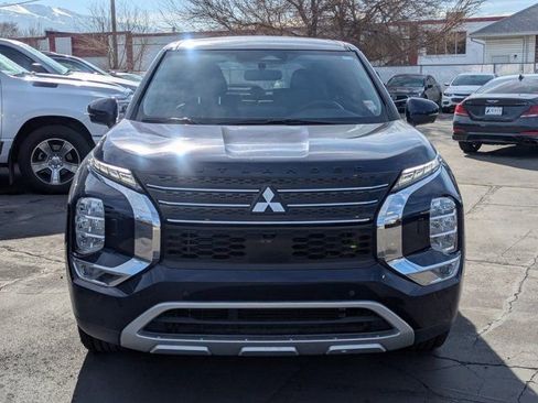 Used 2024 Mitsubishi Outlander SE image 9