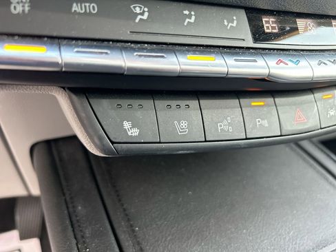 Used 2020 Cadillac XT4 Premium Luxury FWD image 32