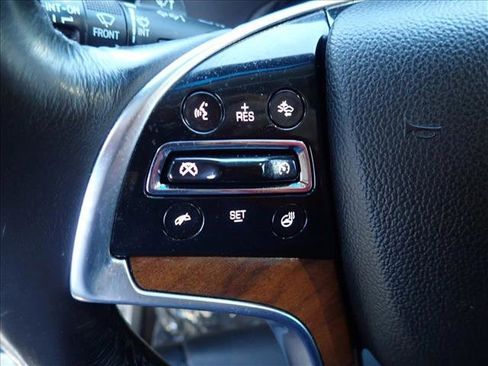 Used 2020 Cadillac Escalade Luxury AWD/4WD image 17