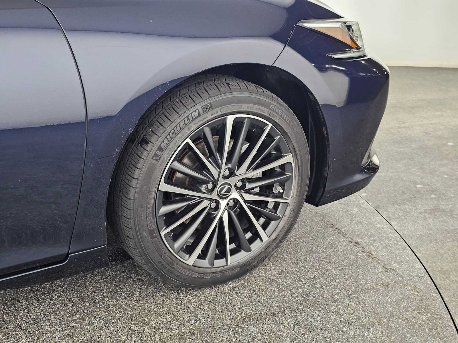 Certified 2024 Lexus ES 350 w/ Premium Package FWD image 9