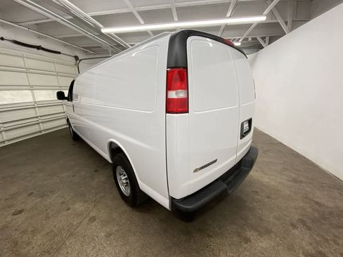 Used 2025 Chevrolet Express 2500 Extended w/ Driver Convenience Package image 4