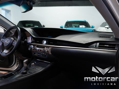 Used 2016 Lexus ES 350 w/ Accessory Package FWD image 25
