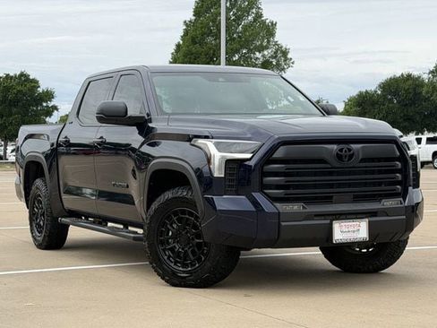 Used 2025 Toyota Tundra SR5 w/ SR5 Premium Package AWD/4WD image 2