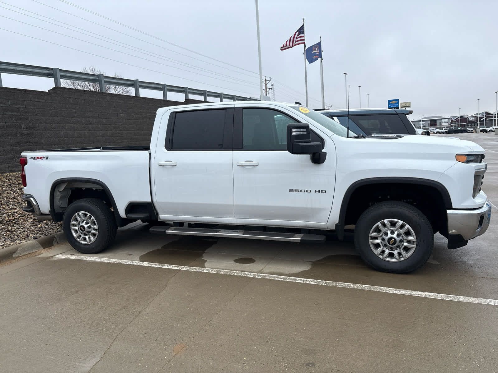 Used 2025 Chevrolet Silverado 2500 LT w/ Convenience Package AWD/4WD image 1