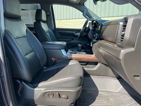 Used 2022 GMC Sierra 1500 SLT w/ SLT Premium Package AWD/4WD image 11