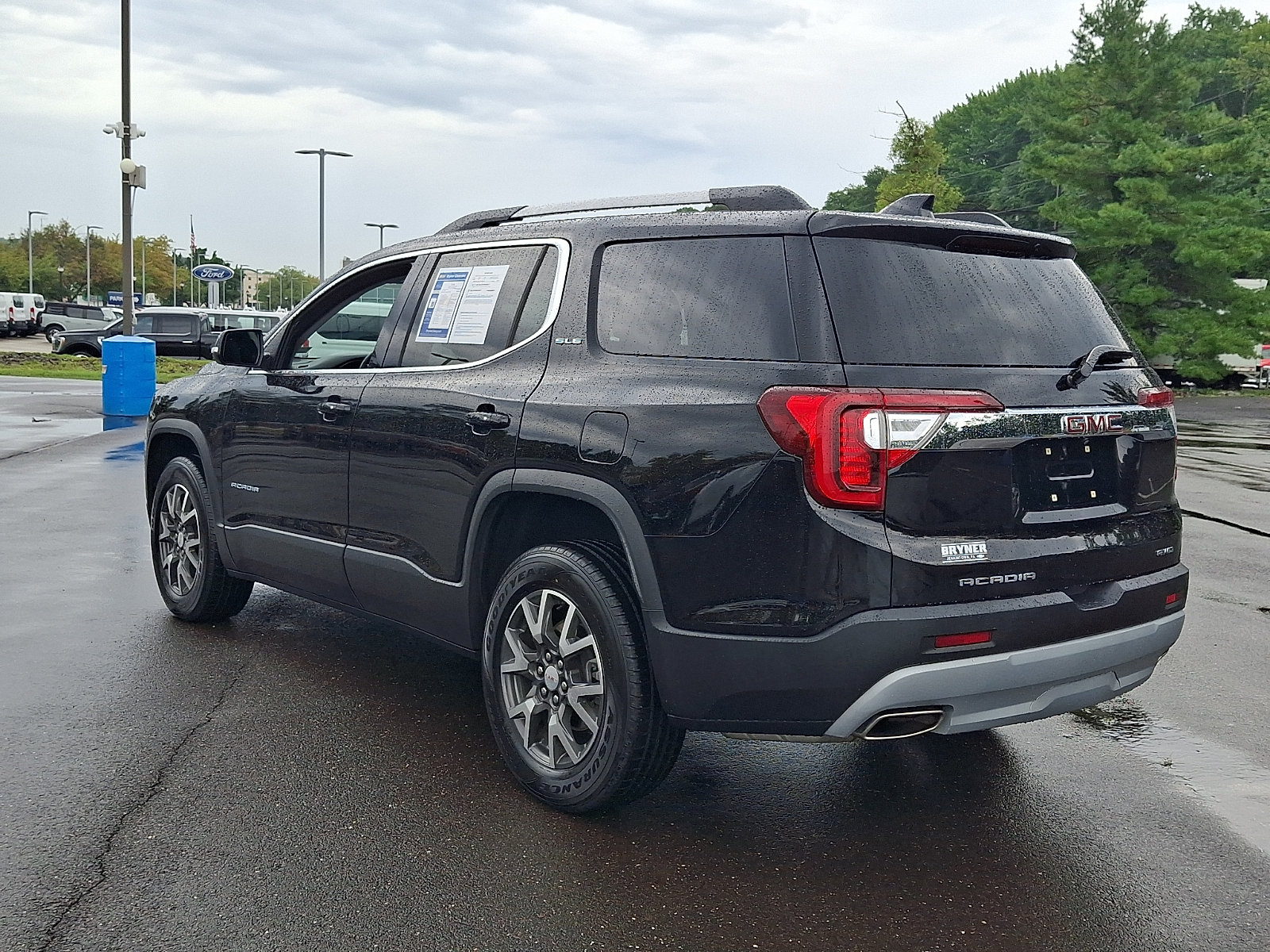 Used 2023 GMC Acadia SLE w/ Driver Convenience Package AWD/4WD image 4