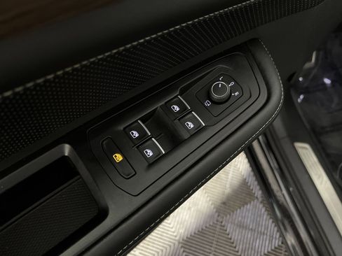 Used 2024 Volkswagen Atlas SEL Premium R-Line image 15