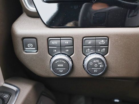 New 2026 GMC Sierra 2500 SLT w/ SLT Premium Package image 26