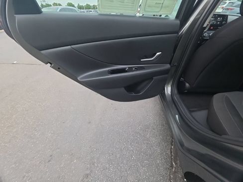 Used 2024 Hyundai Elantra SE FWD image 23