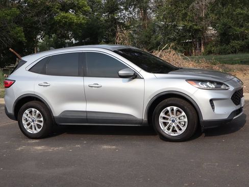 Used 2020 Ford Escape SE AWD/4WD image 2